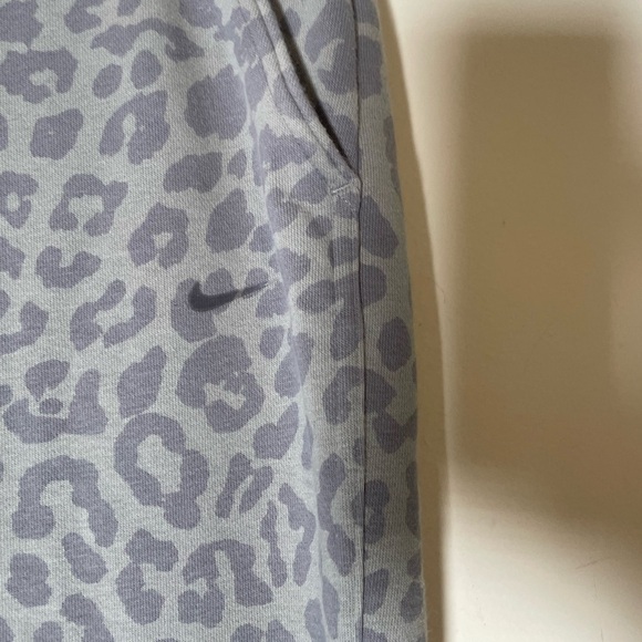 NIKE Womens Dri-FIT Get Fit Printed Leopard Print Training Pants Joggers SZ S - Picture 9 of 16